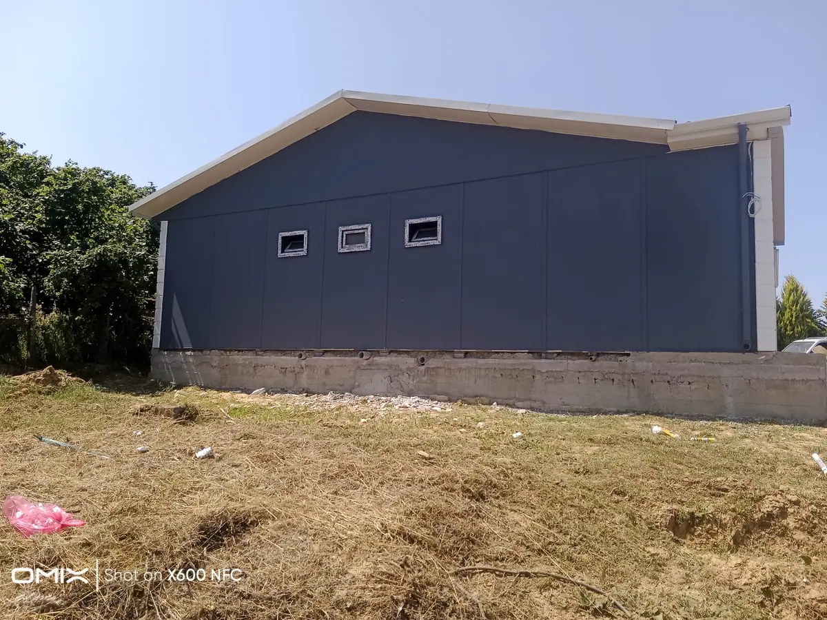 Kandıra, Kocaeli — montajı süren tek katlı prefabrik ev (2/4)