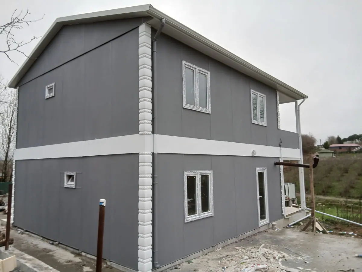 Kandıra, Kocaeli — montajı süren çift katlı prefabrik ev (2/4)