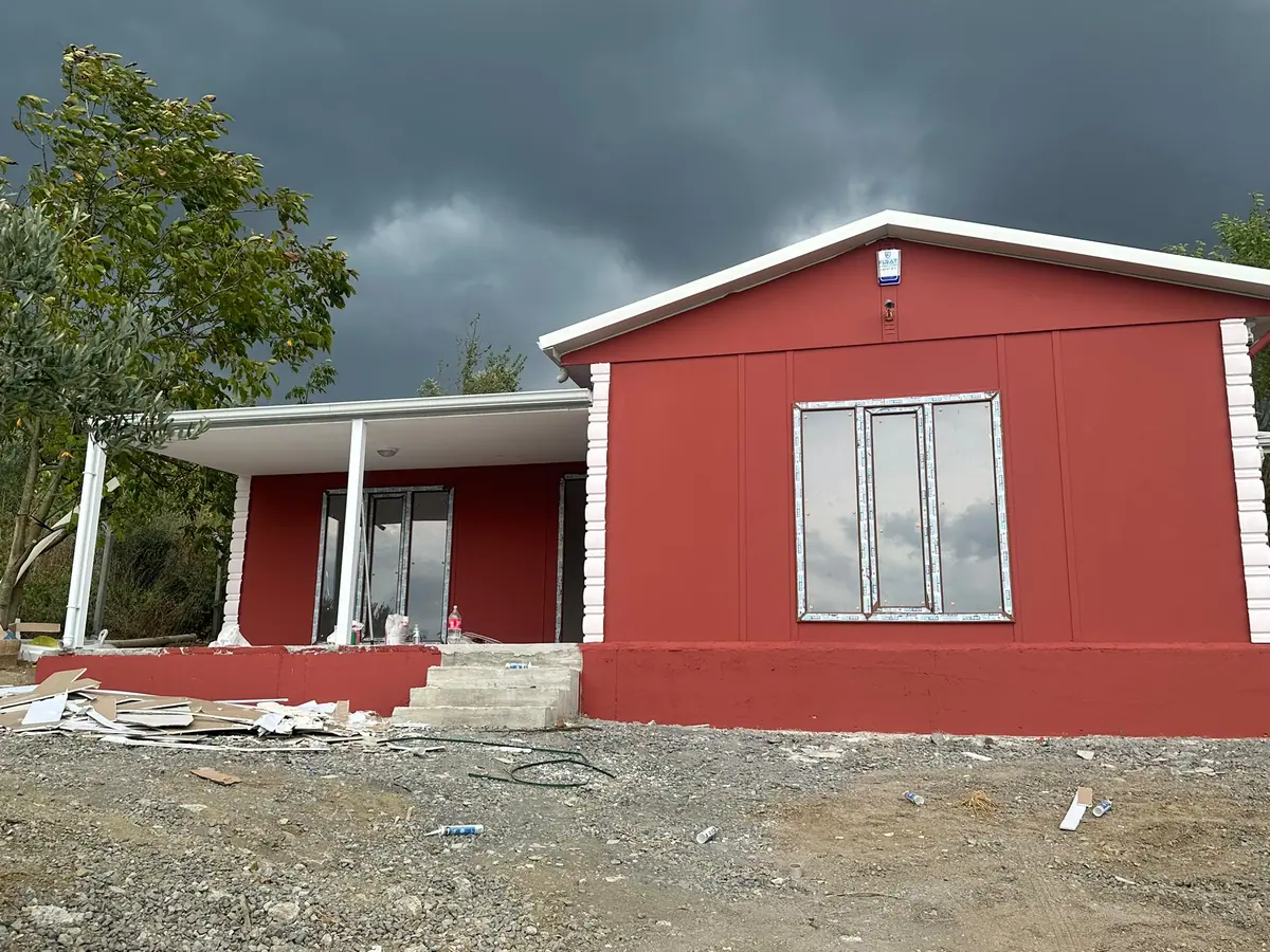 Kütahya — montajı süren tek katlı prefabrik ev (4/4)