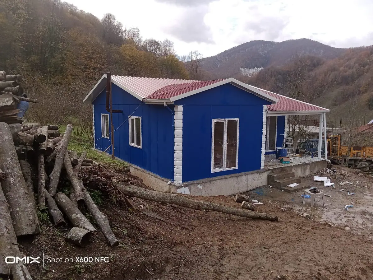 Sakarya — montajı süren tek katlı prefabrik ev (1/4)
