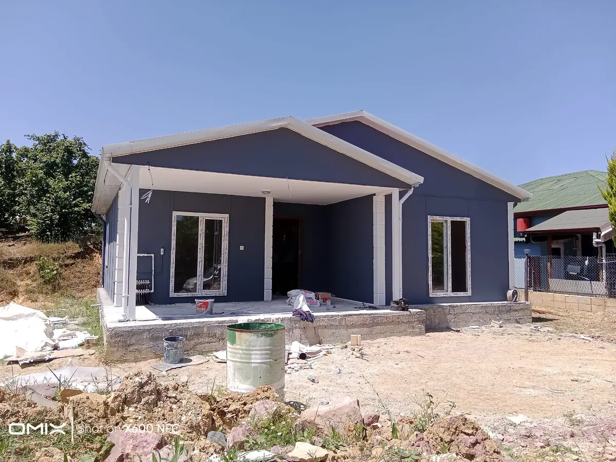 Sakarya — montajı süren tek katlı prefabrik ev (2/4)