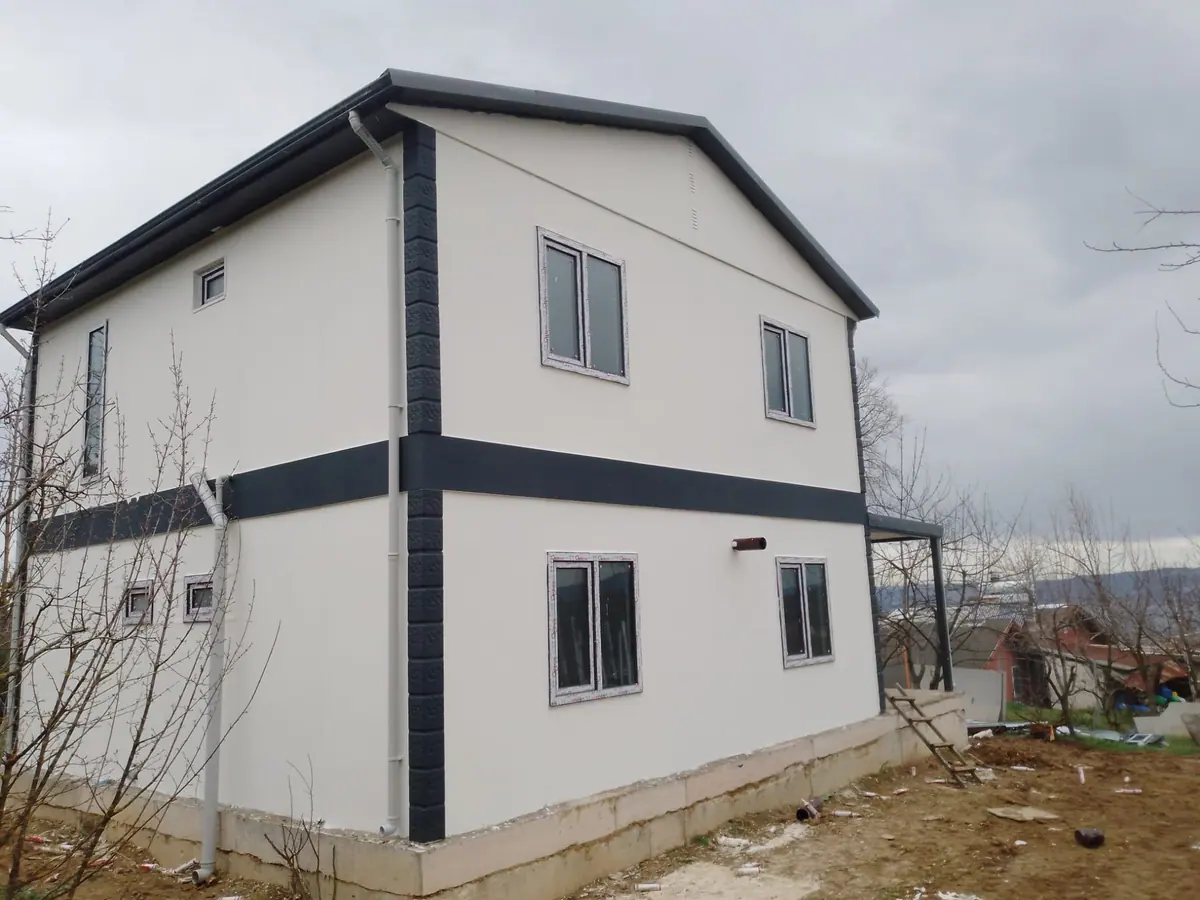 Sinop — montajı süren tek katlı prefabrik ev (1/3)