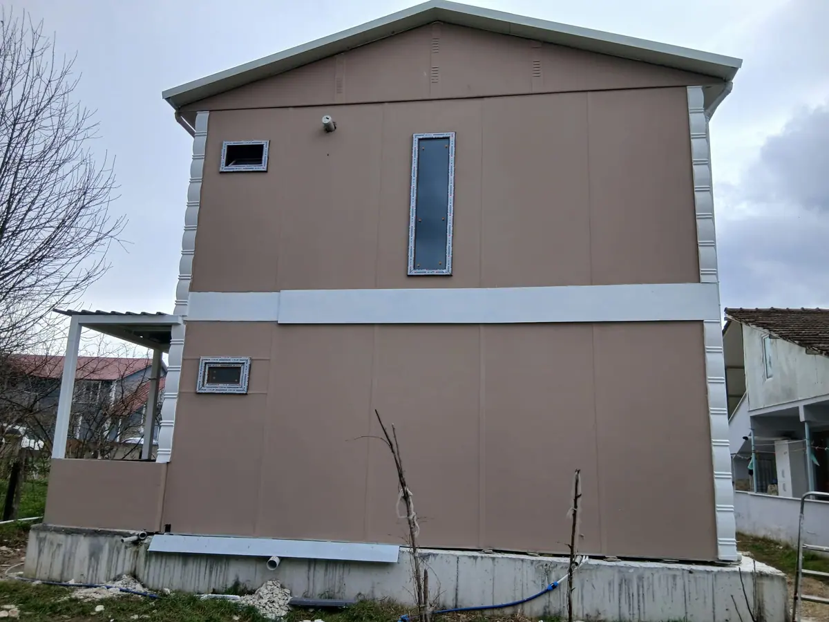 Sinop — montajı süren tek katlı prefabrik ev (2/3)