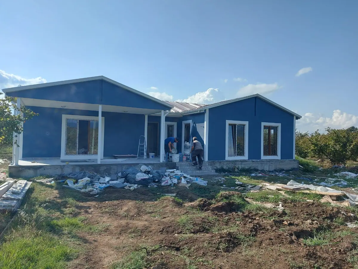 Sinop — montajı süren tek katlı prefabrik ev (2/4)