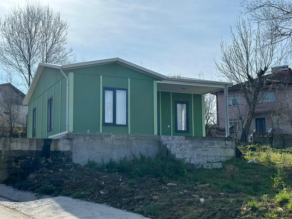 Sinop — montajı süren tek katlı prefabrik ev (2/4)